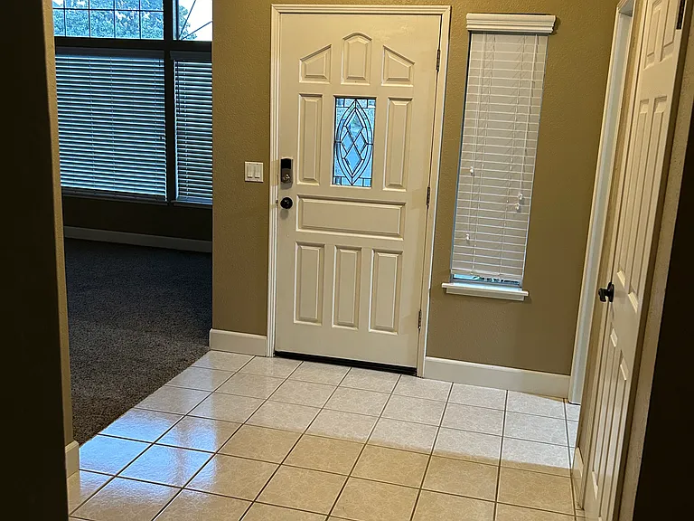 2813 Nora Ln — Photo 3