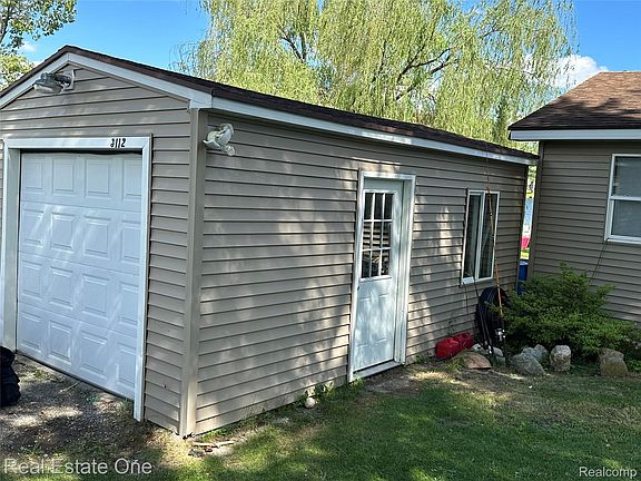 2nd image of 3112 Bull Dog Ln