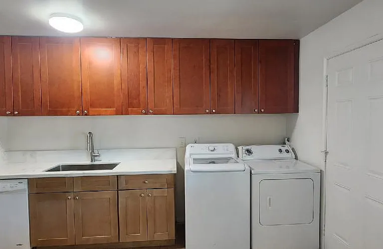 1416 E Orange St — Photo 5