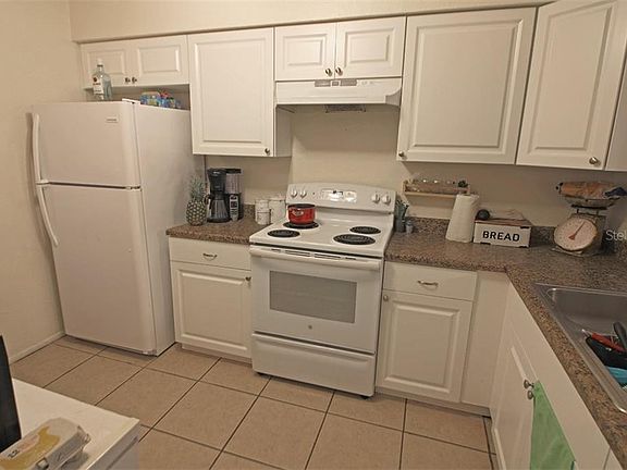 3rd image of 240 Bamboo Dr #B