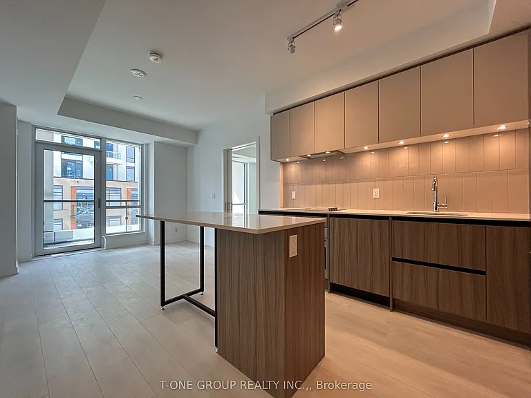 7950 Bathurst St #802 — Photo 3