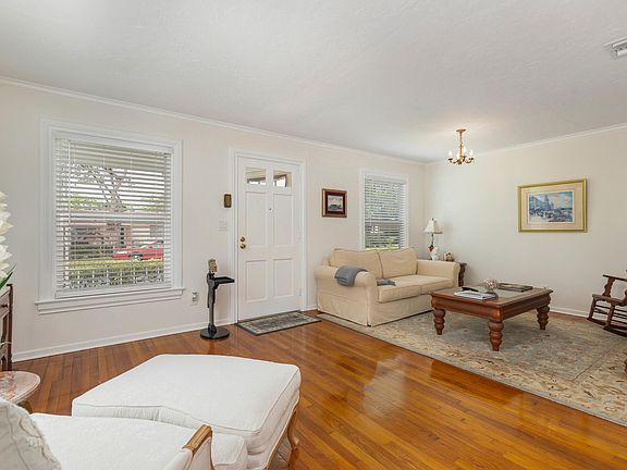 5th image of 816 Avon Road
