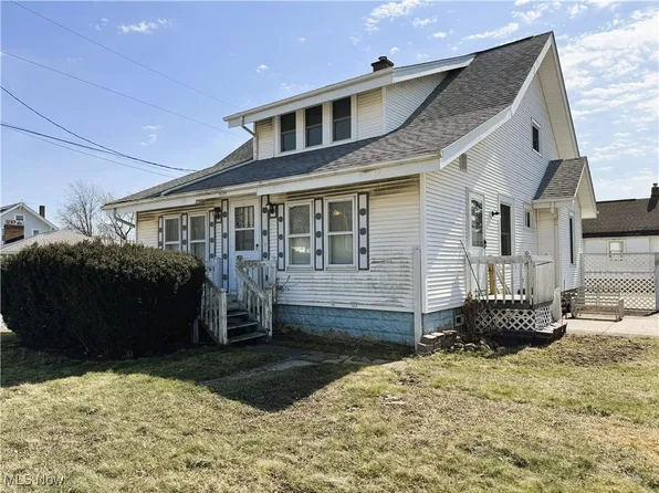 2652 Albrecht Ave, Akron, OH 44312