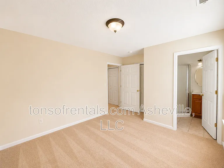 28 Rotunda Cir — Photo 13