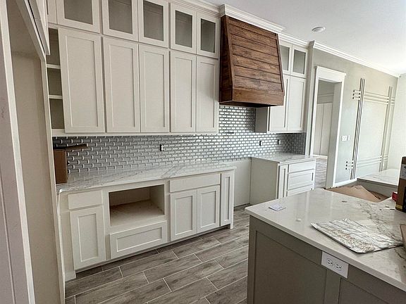 5th image of 13811 Luka Ln
