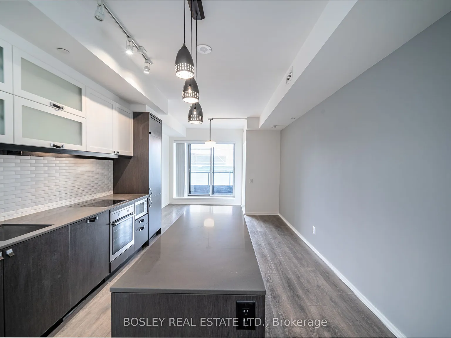 B. Street Condos — Photo 4
