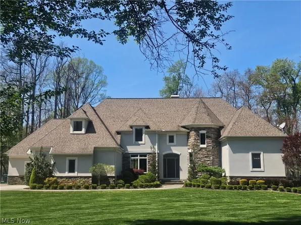 8315 Sanctuary Dr, Kirtland Hills, OH 44060