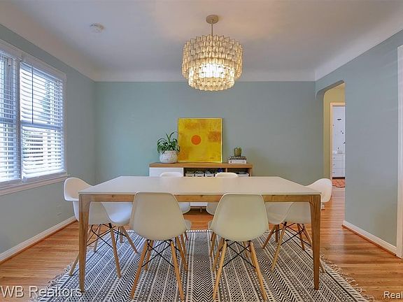 4th image of 13315 Talbot Ave
