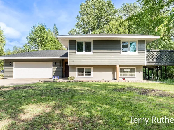 17802 170th Ave, Spring Lake, MI 49456