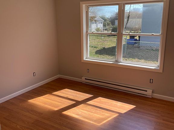 4th image of 2 Bradley St