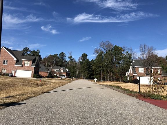 4th image of 448 Stillwater Dr