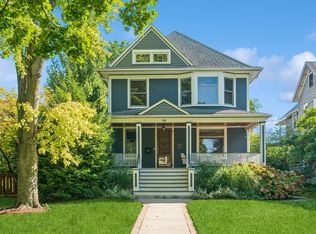 118 Wesley Ave, Oak Park, IL 60302