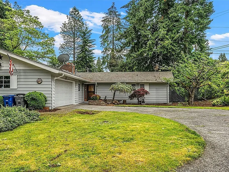 402 168th Ave SE — Photo 1