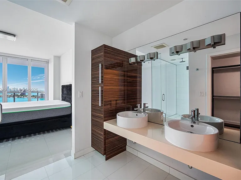 2020 N Bayshore Dr #3904 — Photo 11