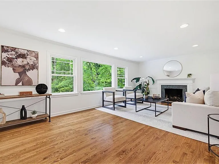 445 Forest Hills Dr — Photo 12
