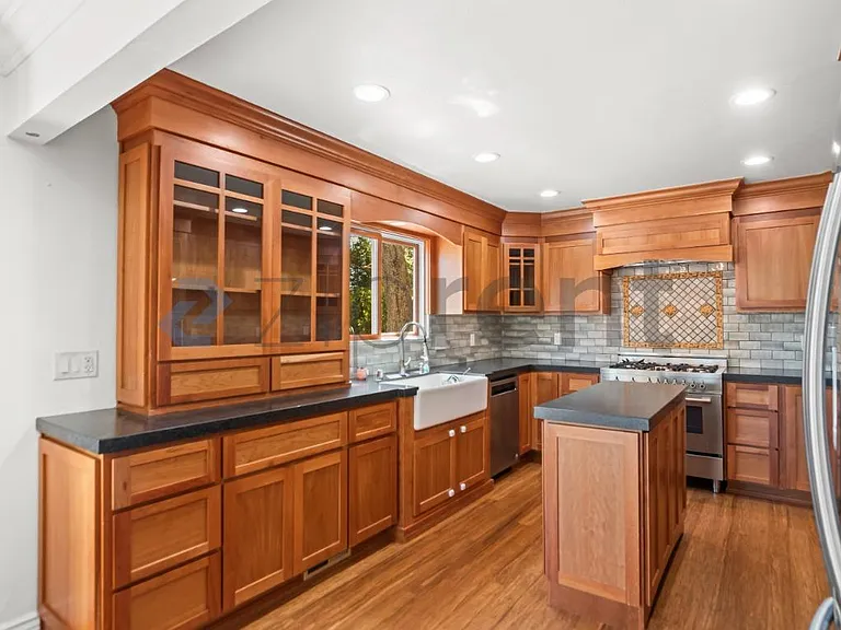44 Bridlepath Ct — Photo 10