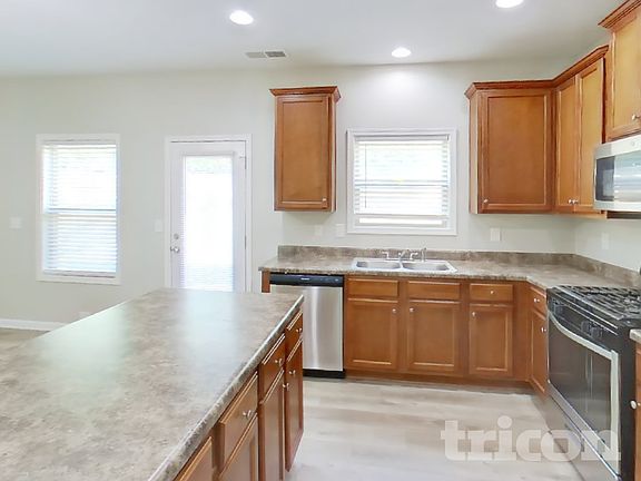 5th image of 224 Dellwood Dr