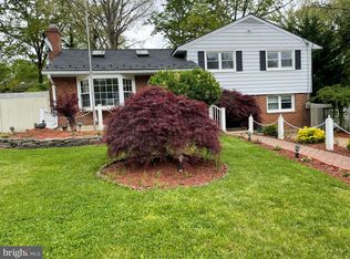 5961 Atteentee Rd, Springfield, VA 22150