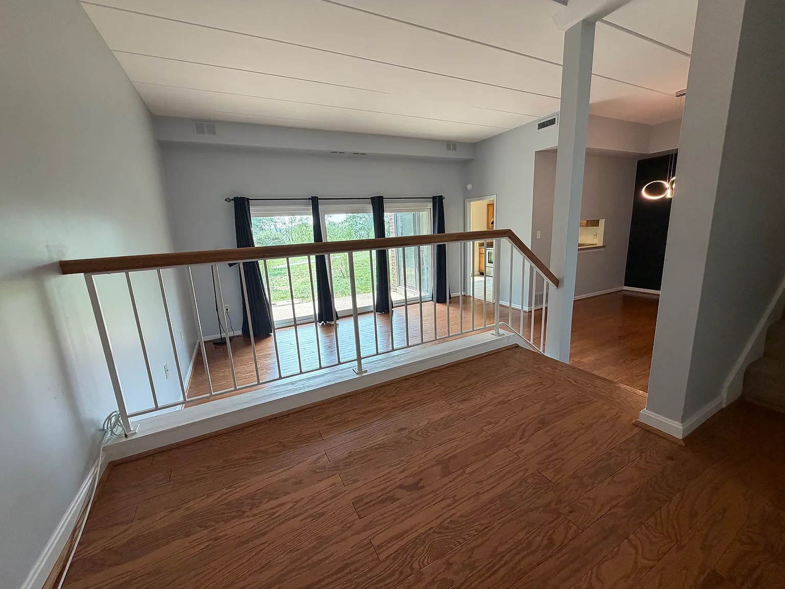 2 bed, 1091 sqft, $2,900 — Photo 2