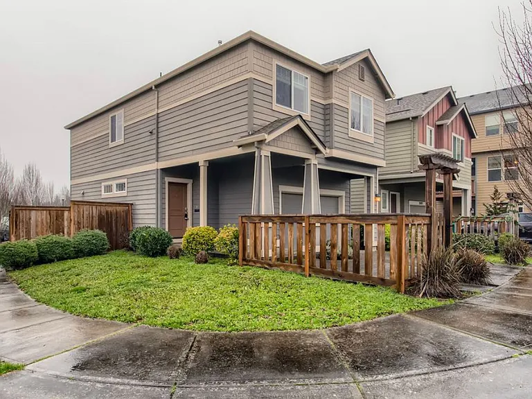 20815 Sister Ln — Photo 2
