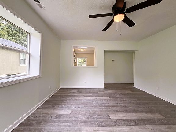 5th image of 829 Capitol Blvd