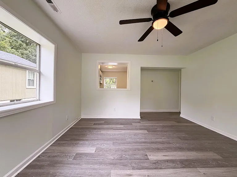 829 Capitol Blvd — Photo 5