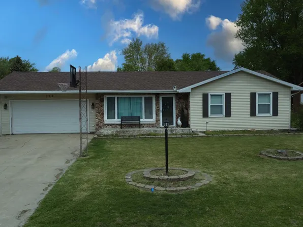 714 E Rosewood St, Watseka, IL 60970