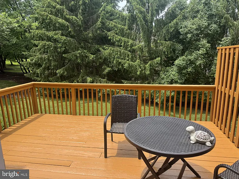 32 Alderman Ct — Photo 14