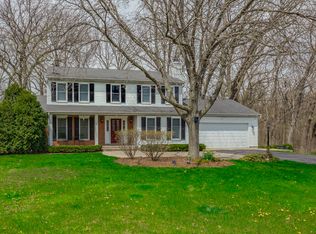 1786 Lexington Rd, Libertyville, IL 60048