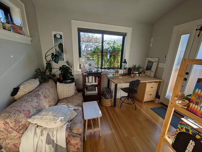Current Renter with her furniture in place