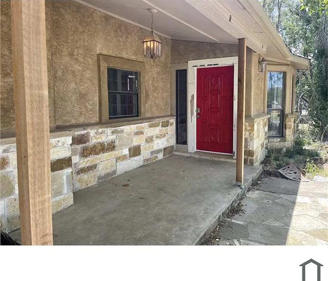 Discover your dream home in this beautifully renovated four-bedroom, two-bathroom house. — Photo 1