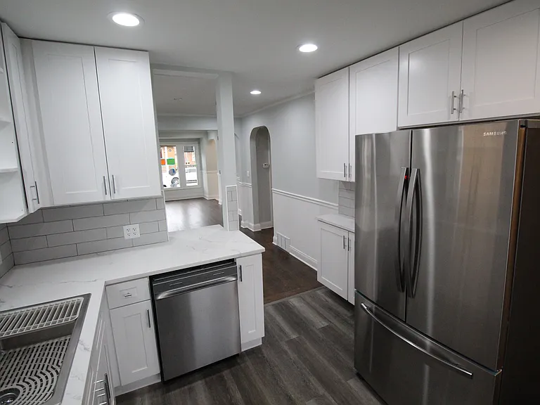 8117 S Michigan Ave — Photo 5