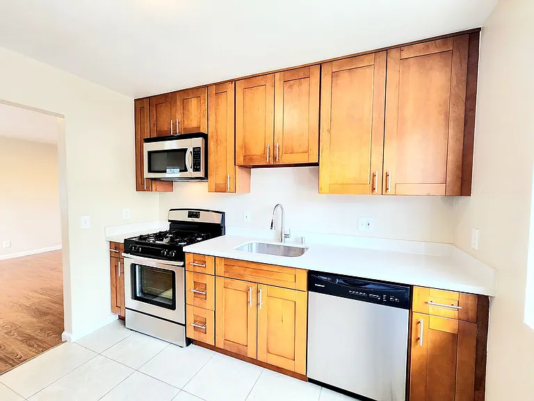 416 Poplar Ave — Photo 10