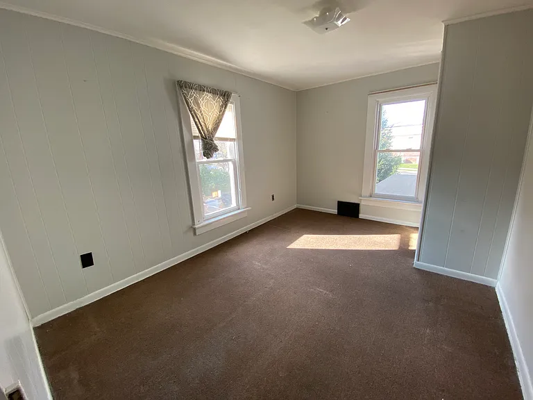 1043 Dreher Ave — Photo 6