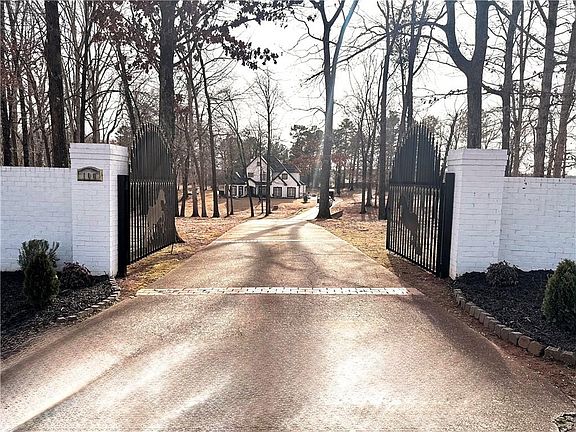 3rd image of 100 Tanners Bridge Rd