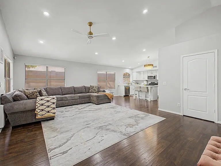 6406 W Escuda Rd — Photo 9