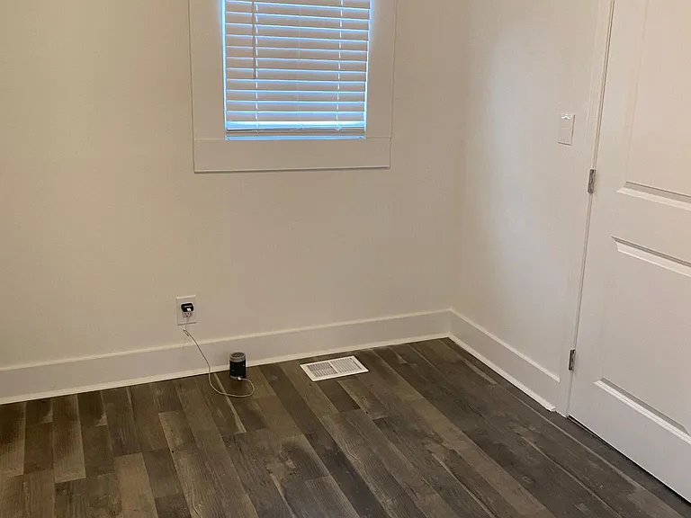 379 Illinois Ave NW — Photo 14