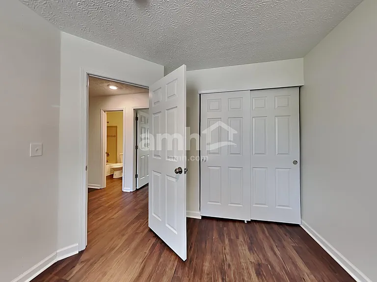730 Rothrock Dr — Photo 17