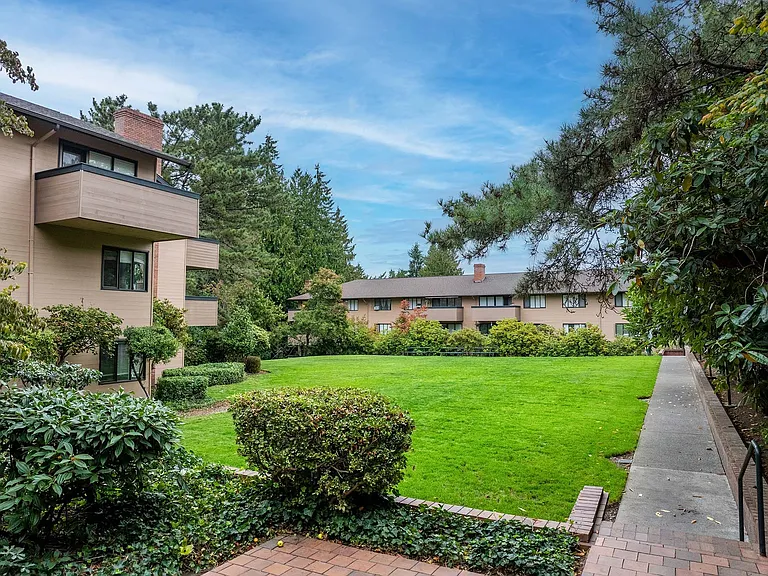 The Regent at Bellevue Way Apartments — Photo 46