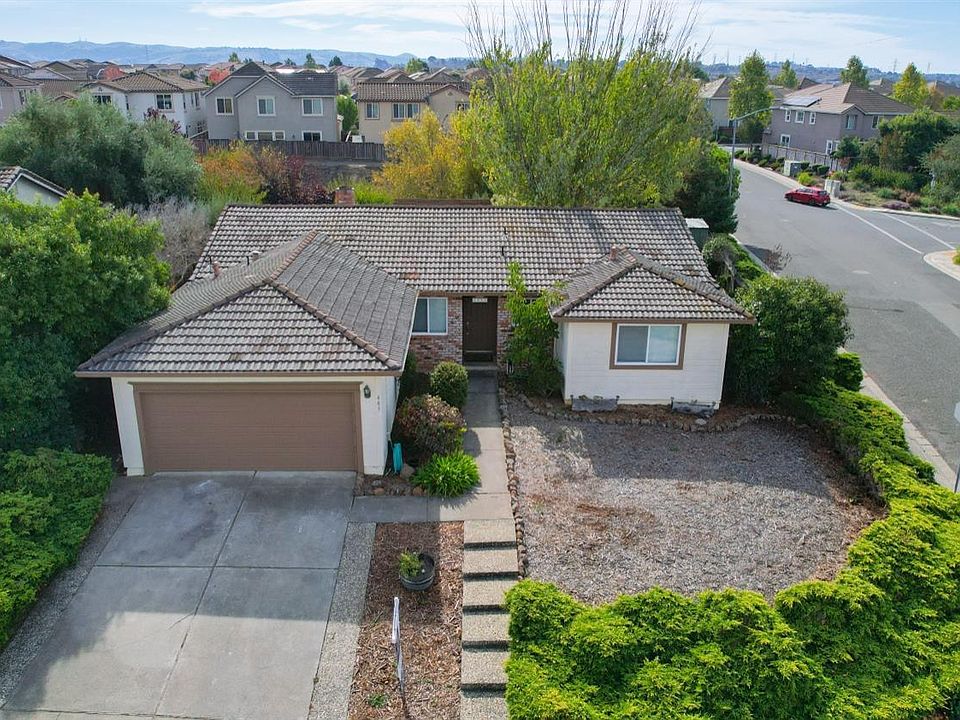 1st image of 483 Brunswick Drive