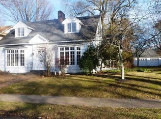 32 N Pearl St, North East, PA