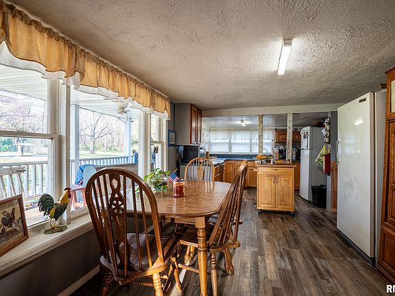 4th image of 685 Durham Rd