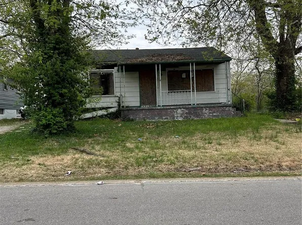 10104 Count Dr, Saint Louis, MO 63136