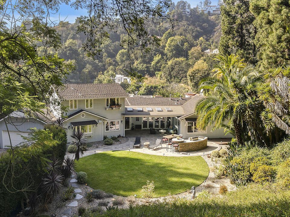 1st image of 1250 Roscomare Rd