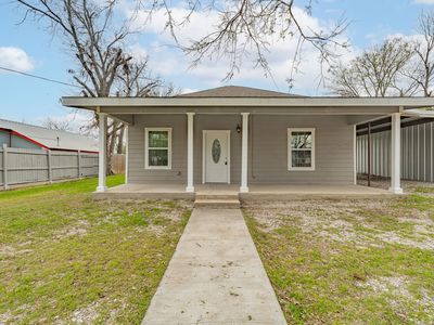 302 W Armstrong Ave, Comanche, TX, 76442
