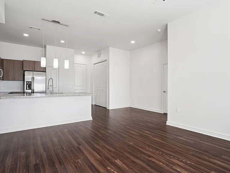 801 Lasco — Photo 41
