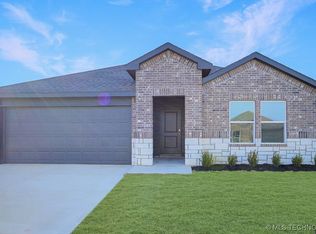 8605 E El Paso St, Broken Arrow, OK 74014
