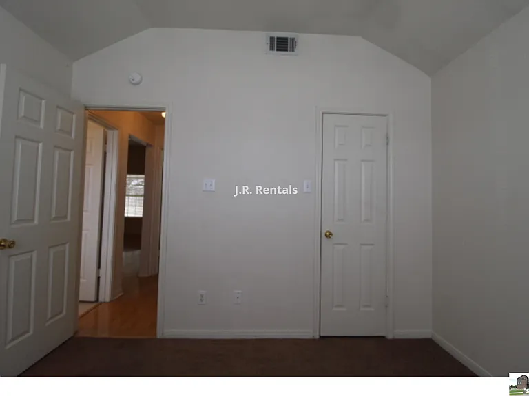 5211 James Loop — Photo 27