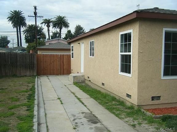 3rd image of 2633 Fashion Ave