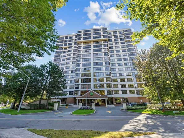 1271 Walden Cir #Penthouse 306, Mississauga, ON L5J 4R4